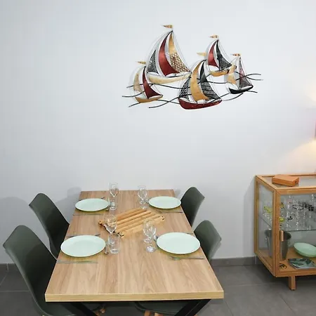 Clarisse, Grand 2 Pieces, Wifi, Parking * La Rochelle (Charente-Maritime)
